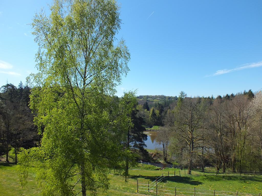 Les Grillons Du Morvan Montsauche-les-Settons Oda fotoğraf